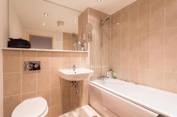 1 bedroom Detached f...